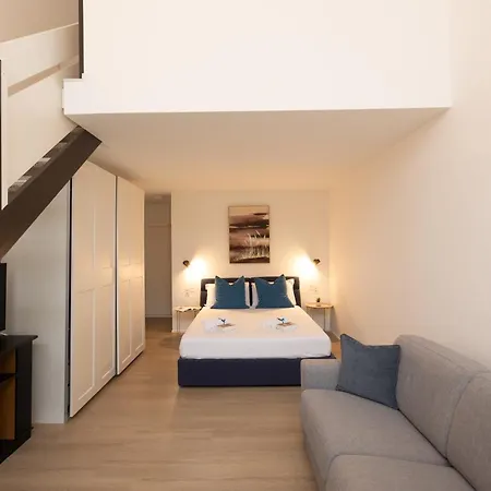 Διαμέρισμα Blue - X4pax Private Garden In *